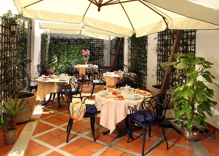 Hotel Donna Laura Palace By Omnia 4*